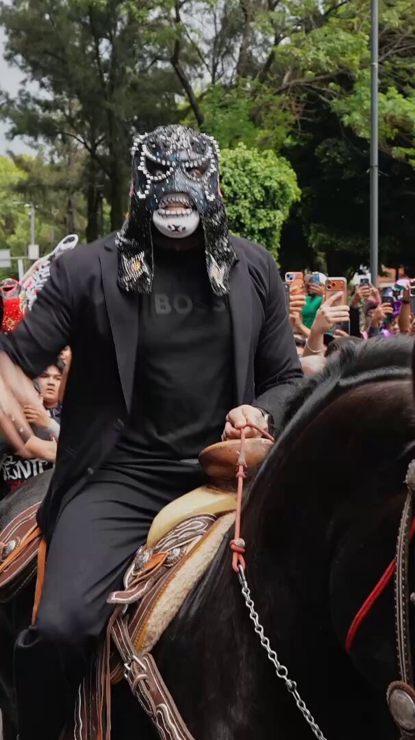 Some people could move mountains for this aura but never get it HOLLLYY SHIIIIIITTTT!!!!!! #WWE…